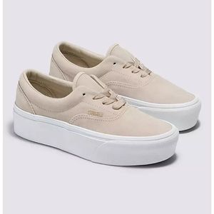 Era Stackform Mono Embroidery Shoe